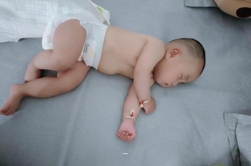 射洪宝宝夏天要穿袜子吗